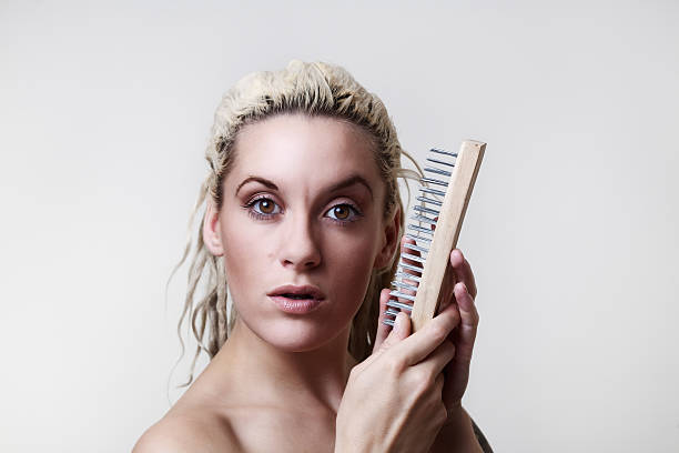 Conoce los beneficios e importancia de exfoliar tu cuero cabelludo
