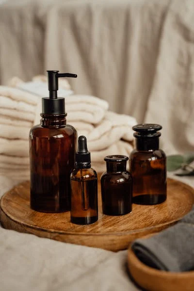 Aceites esenciales para la exfoliaci贸n del cuero cabelludo